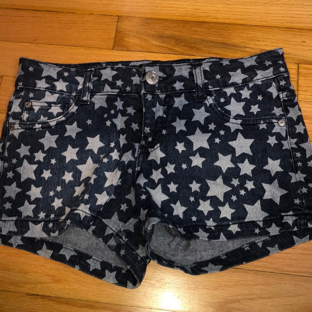 Celebrity Pink star pattern shorts (size:3)